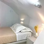 Cave Crafted Apartment Fira (Santorini)