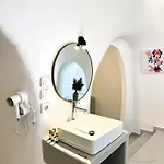 Cave Crafted * Fira (Santorini)