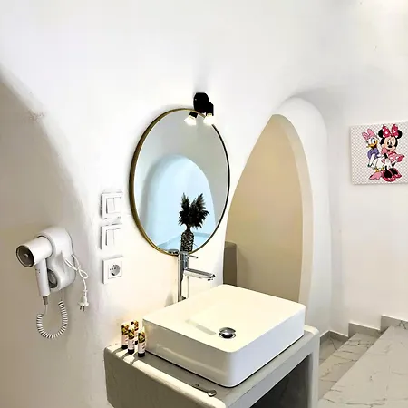 Cave Crafted * Fira (Santorini)