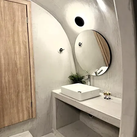 Cave Crafted Fira (Santorini)