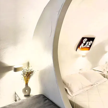 Cave Crafted Apartment Fira (Santorini)