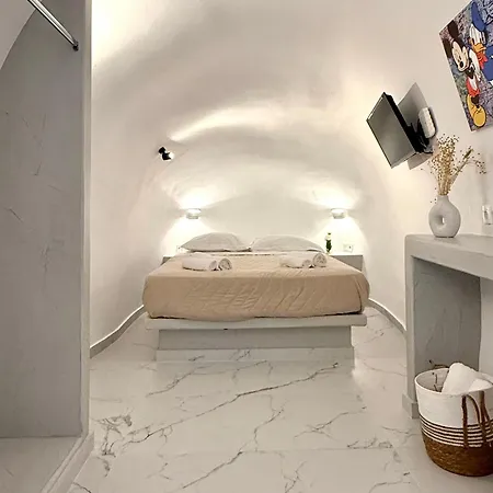 Cave Crafted * Fira (Santorini)