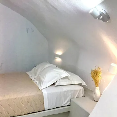 Cave Crafted Apartment Fira (Santorini)