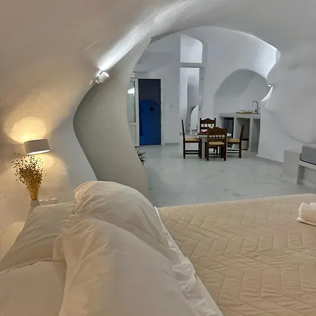 Cave Crafted * Fira (Santorini)